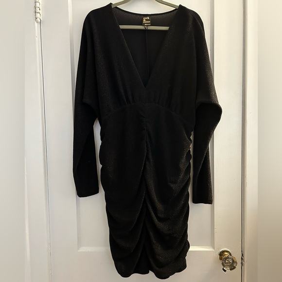 Long sleeve shimmery body con dress - Picture 1 of 4